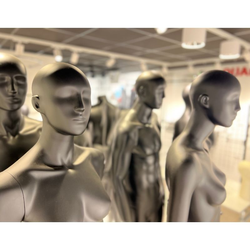 Image 4 : Maniquí sin rasgos senora con ...