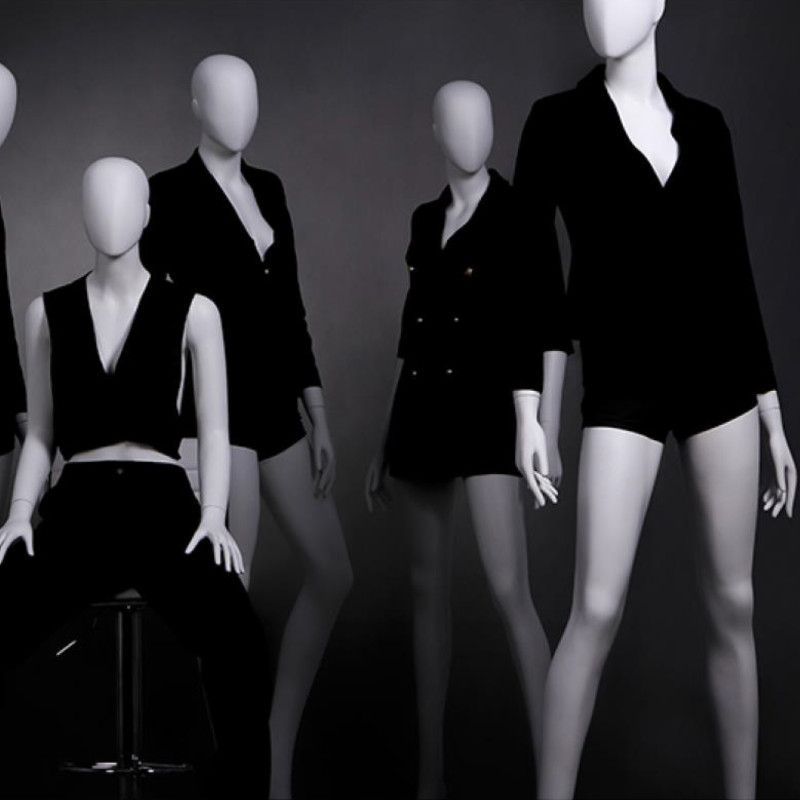 Image 7 : Mannequin de vitrine femme avec ...