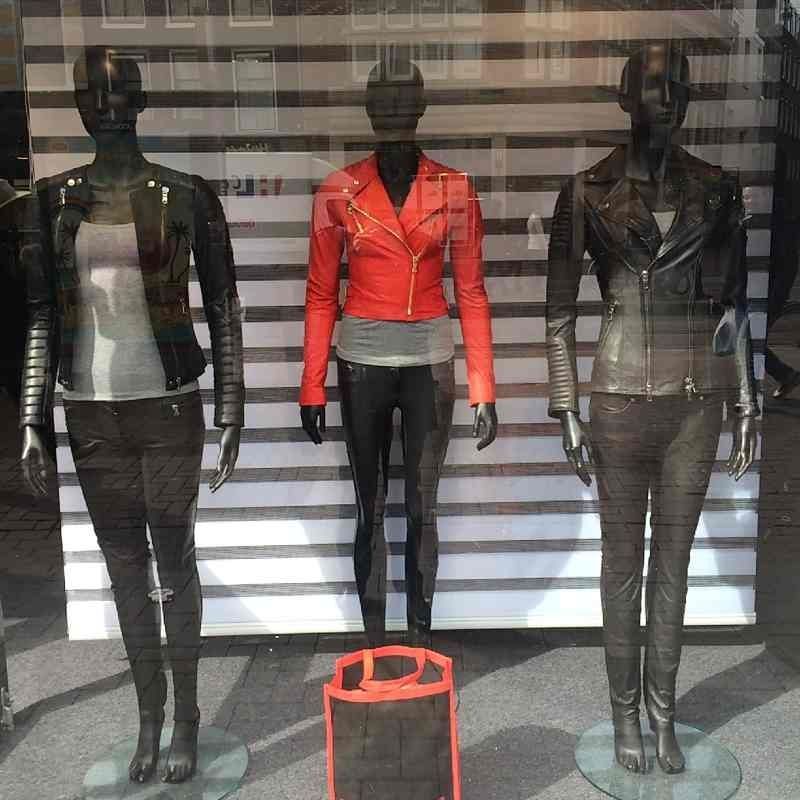Image 6 : Mannequin de vitrine abstrait pour ...