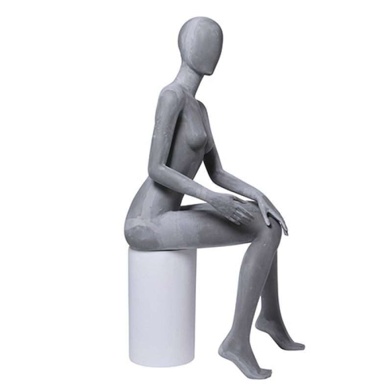 Image 4 : Mannequin de vitrine femme assise ...