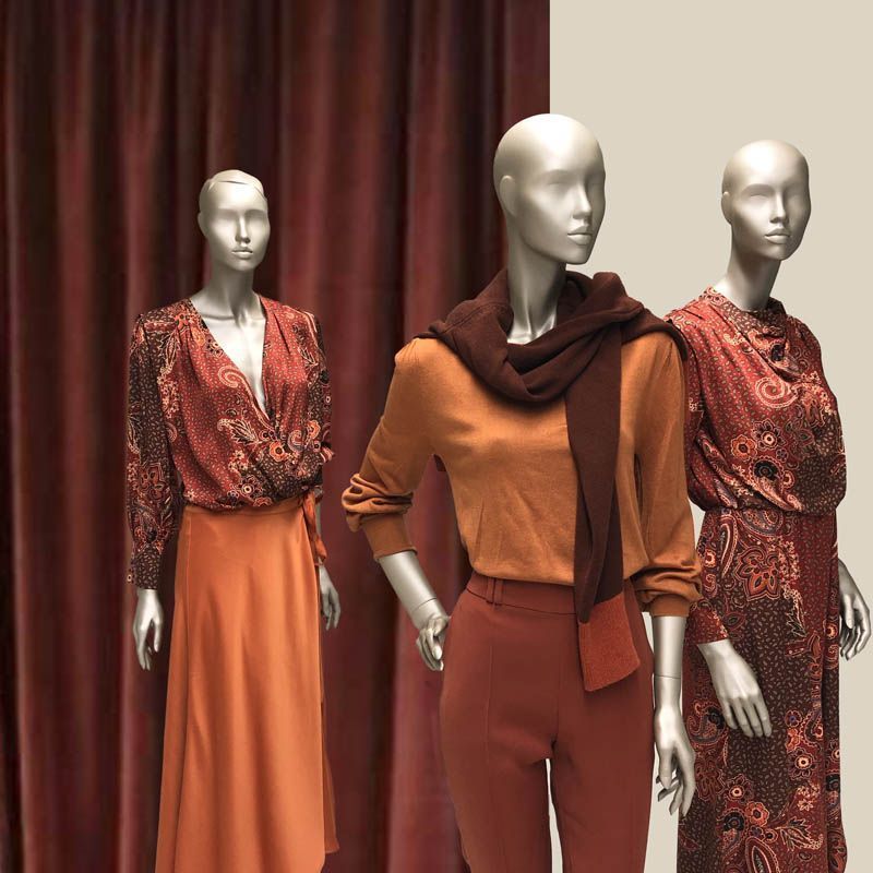 Mannequin vitrine femme pose r&eacute;aliste : Mannequins vitrine