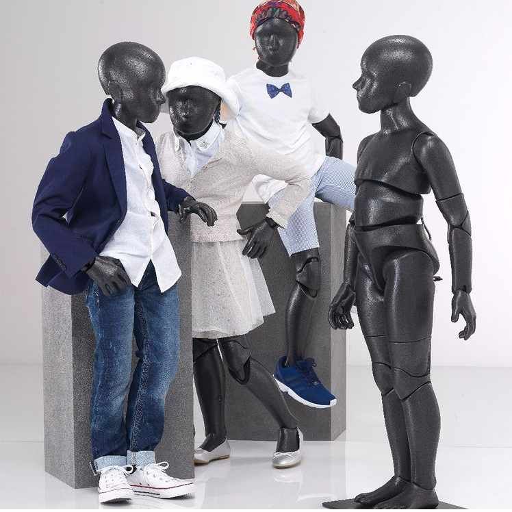 Image 4 : Mannequin de vitrine enfant articul ...