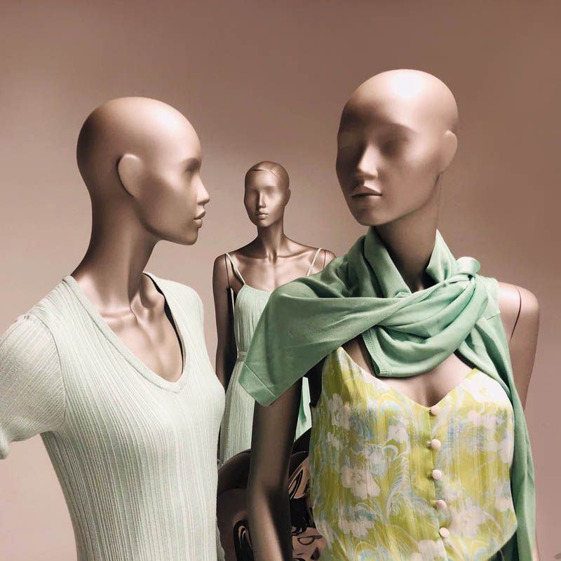 Image 1 : Mannequin femme, disponible en plusieurs ...