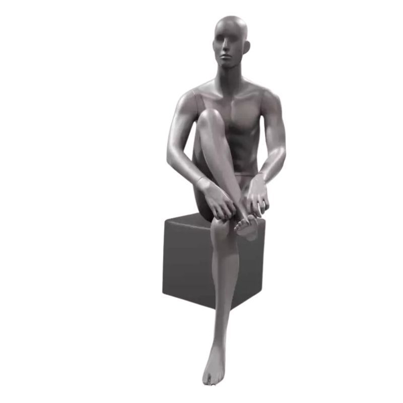 Mannequin vitrine homme assis jambes crois&eacute;es : Mannequins vitrine