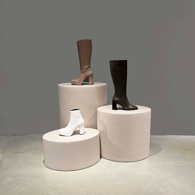 Image 4 : Podium in natural linen 25CM ...