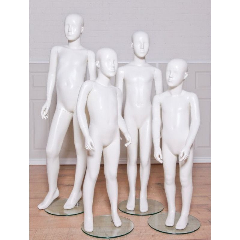 Pack 4 mannequins enfant vitrine glossy blanc avec t&ecirc;te : Mannequins vitrine