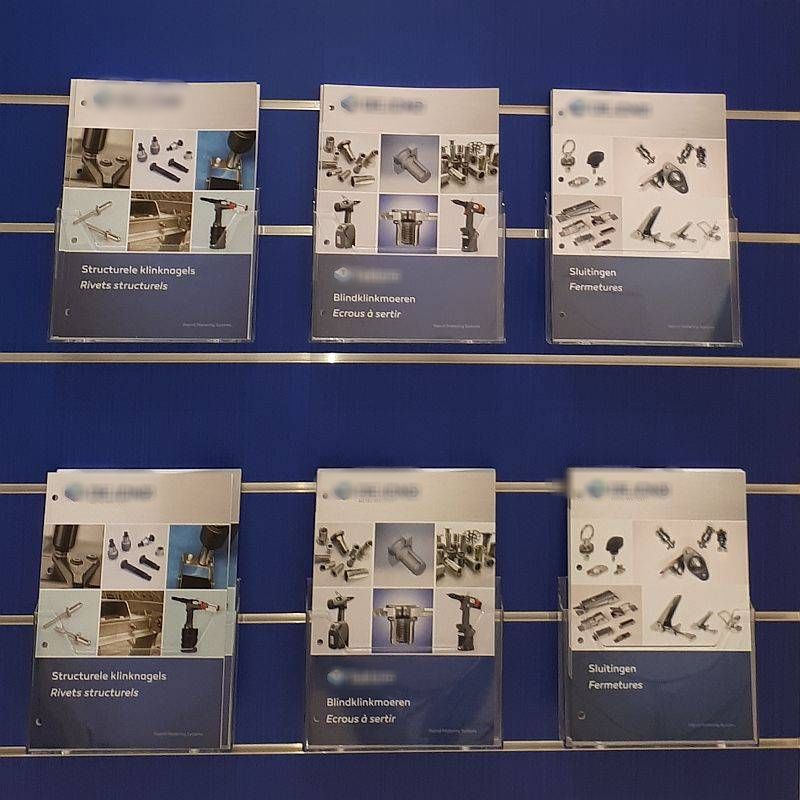 Image 2 : Porte brochure A4 sur panneaux ...