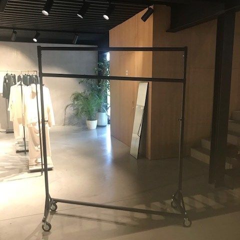 Image 1 : Reinforced clothing rail garment with ...