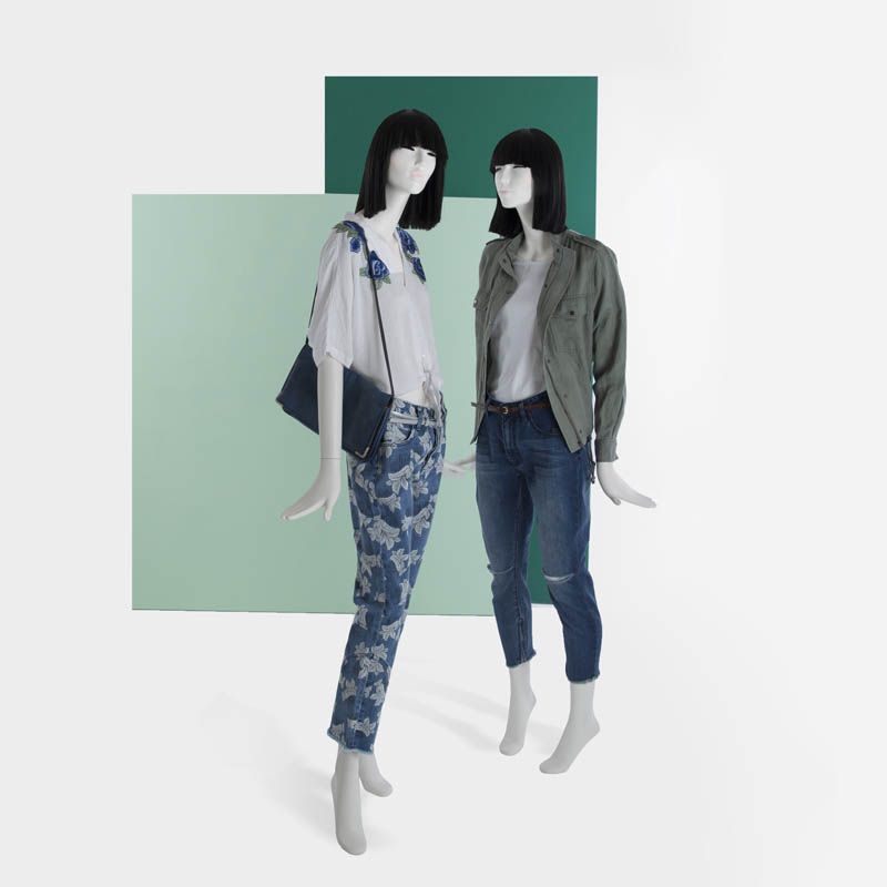 Image 2 : Women's artistic window mannequin ...