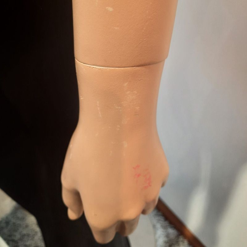 Second hand mannequins