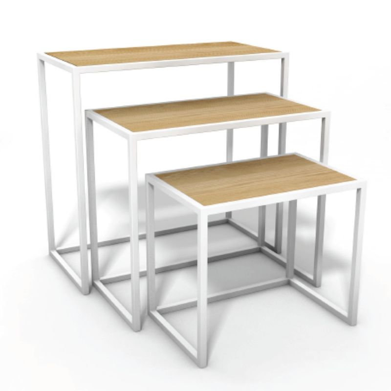 Set of 3 nesting tables in white metal : Mobilier shopping