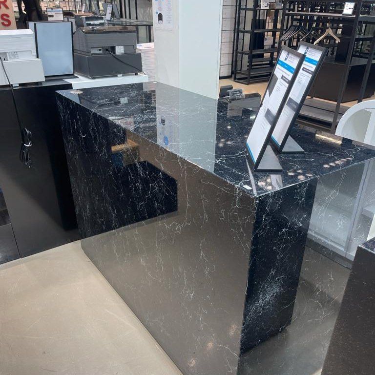 Image 5 : Shop counter black shiny marble ...