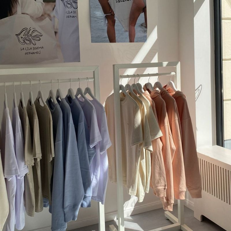 Image 7 : Double bar clothes rack for ...