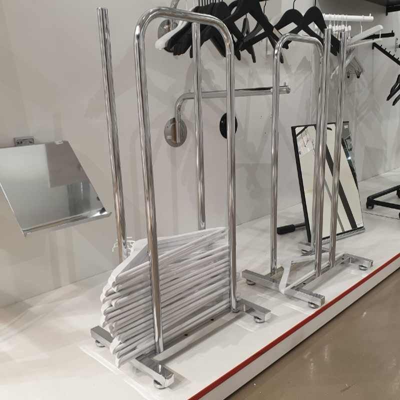 Image 4 : Racks for shop hangers silver ...