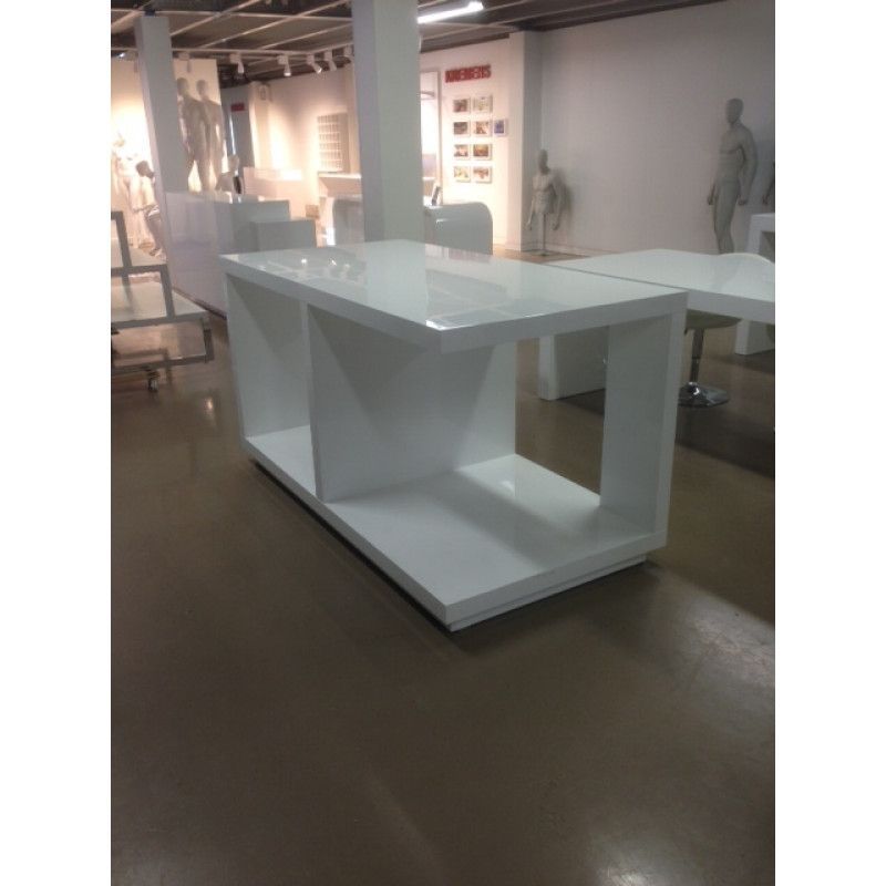 Table showroom blanc brillant : Mobilier shopping