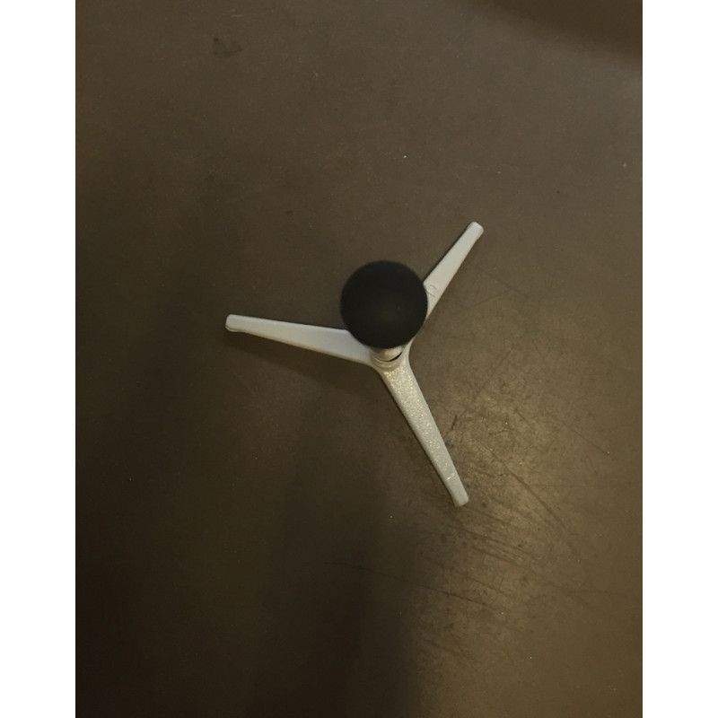 Image 2 : Tripod base in white metal ...