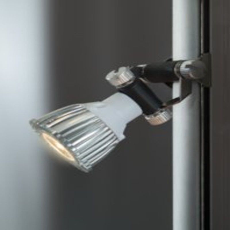 Image 1 : Vitrine murale couleur argent avce ...