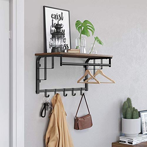 Wall-mounted coat rack with shelf : Mobilier shopping