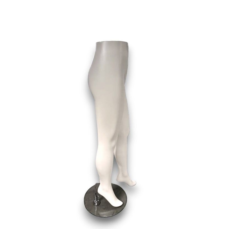 Image 2 : White female model legs