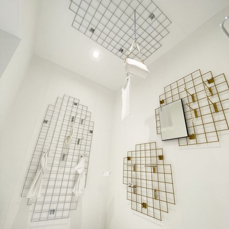 Image 3 : White mesh display 1400 x ...