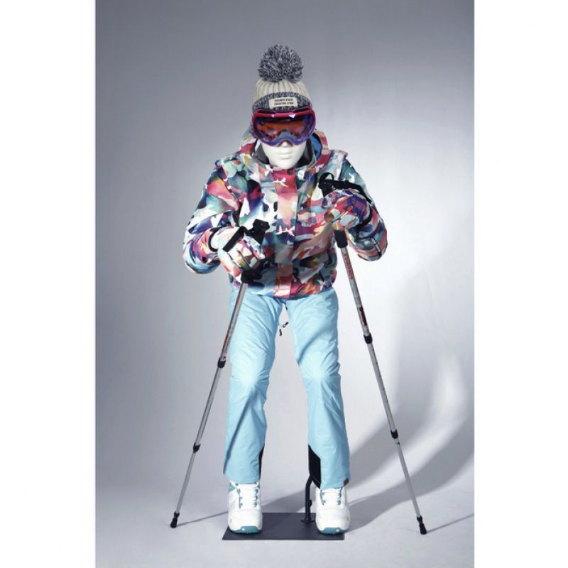 Image 2 : Female ski window mannequin in ...