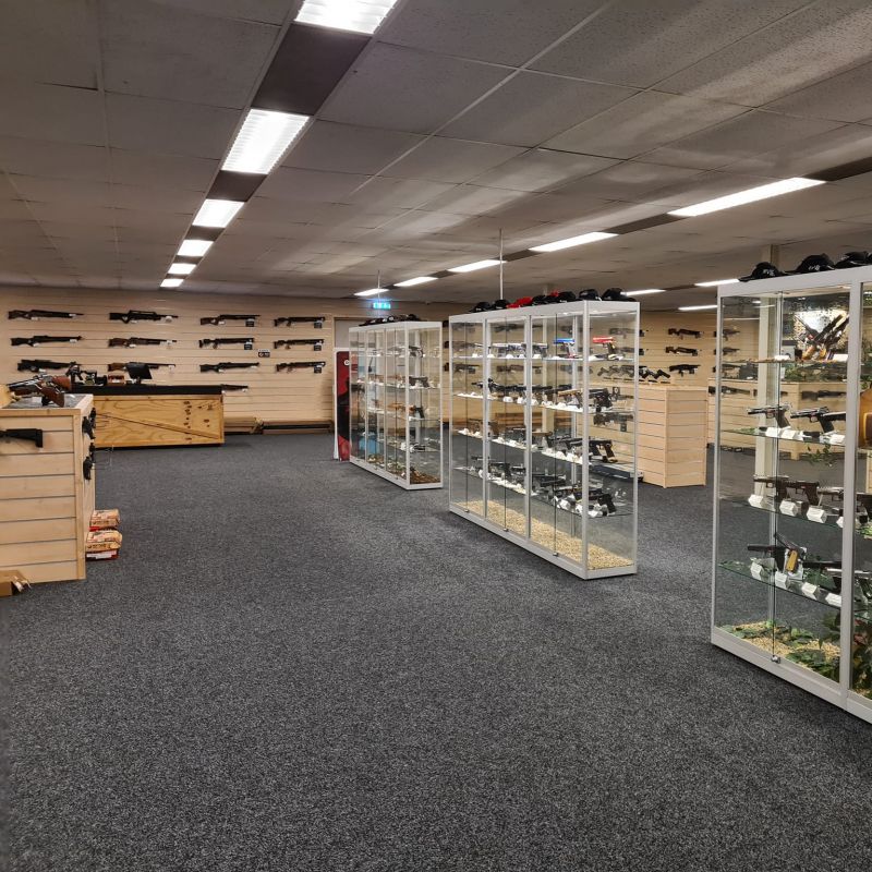 Image 5 : Grooved wooden panel. Aluminium profile ...