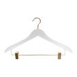 Image 6 : 10 cintres en bois pour ...