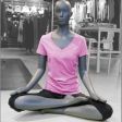 Image 1 : Mannequin vitrine femme qui montre ...