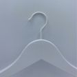 Image 7 : Weißer Kleiderbügel aus ...