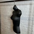 Image 1 : Modello busto donna nero con ...
