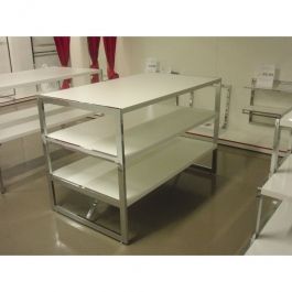 RETAIL DISPLAY FURNITURE - TABLES : Design table in polished steel shiny white 3 layers