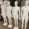 Image 4 : Abstract white plastic display mannequin ...