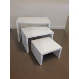 Mesa Lote de 3 Pequena mesa en madera gloss blanco Mannequins vitrine