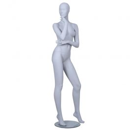 MANNEQUINS VITRINE FEMME : Mannequin vitrine femme abstraite main sous le menton