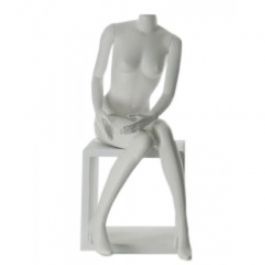 PROMOTIONS MANNEQUINS VITRINE FEMME : Mannequin vitrine femme assise sans tête blanc