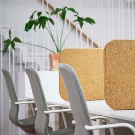 MOBILIARIO Y EQUIPAMIENTO COMERCIAL - ESCRITORIO : X3 panel divisorio acústico de corcho para oficinas
