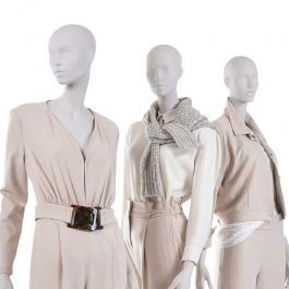 WINDOW MANNEQUINS : Recyclable opaque female display mannequin