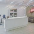 Image 3 : Authentic white store counter in ...