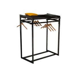 LADENAUSSTATTUNG : Kleiderstander mit schwarze regale h 140 x 104 x 69 cm