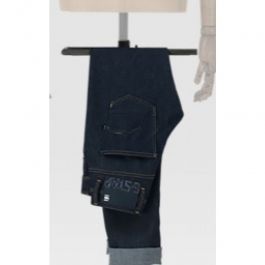 SHOPFITTING : Pant holder for vintage busts