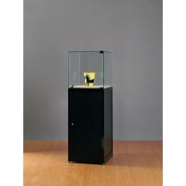 Vitrinas autoportantes Ventana con campana de cristal y ruedas negras. Vitrine