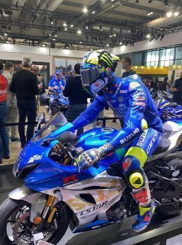 MANNEQUIN FLEXIBLE MOTORBIKE POSITION