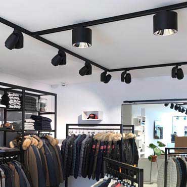 MANNEQUINS SHOPPING : LAMPADE SPOT PER NEGOZI