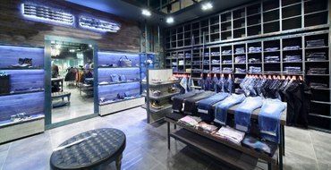 MANNEQUINS SHOPPING : MATERIEL AGENCEMENT MAGASIN